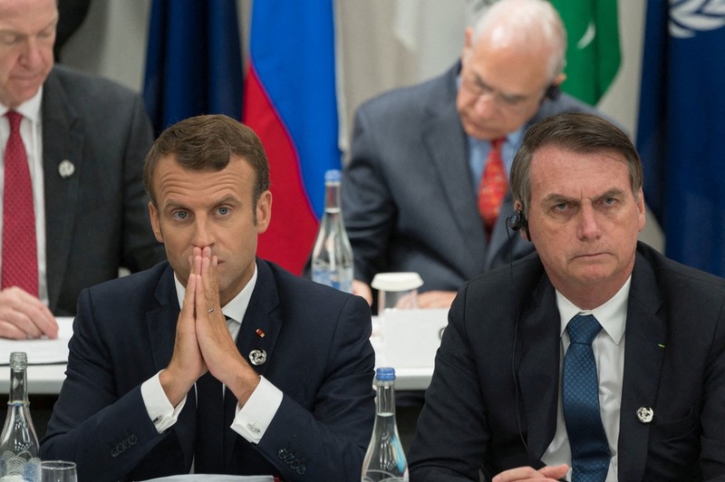 Emmanuel Macron și Jair Bolsonaro au avut contre pe tema incendiilor din Amazonia