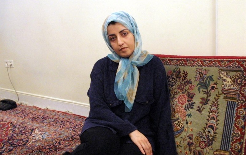 Cine este Narges Mohammadi, laureată a Premiului Nobel pentru Pace: a fost condamnată la 31 de ani de pușcărie și 154 de lovituri de bici