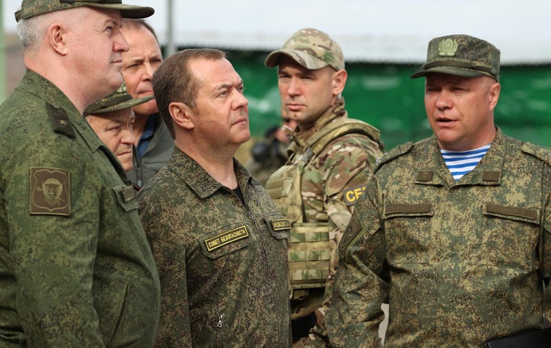 Dmitri Medvedev avertizează Polonia că riscă să-și piardă statalitatea: „O vom trata exact ca pe un inamic istoric”