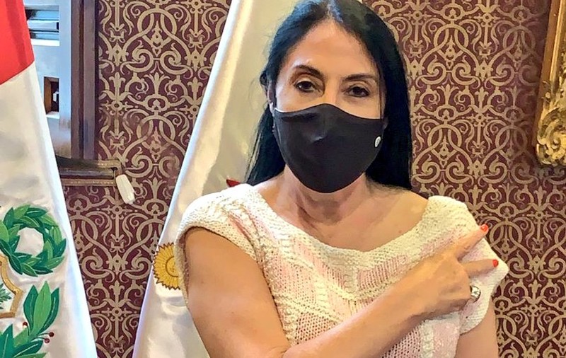 Ministrul de externe din Peru și-a dat demisia după ce a recunoscut că s-a vaccinat peste rând