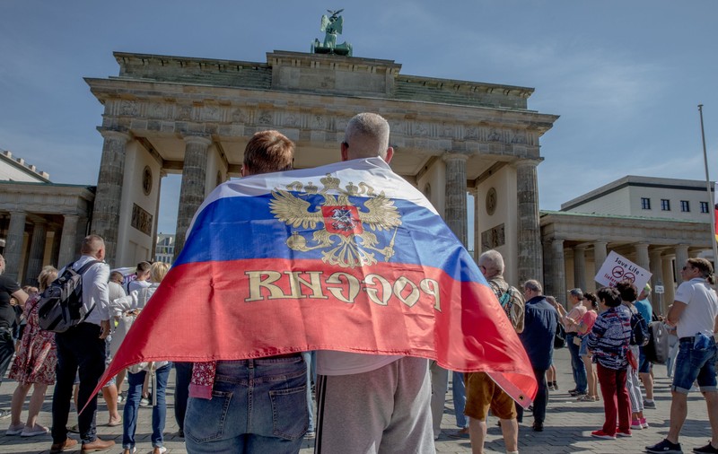 Un ministru francez avertizează Europa: „Suntem bombardaţi de propaganda Rusiei lui Putin şi a curelelor sale de transmisie”