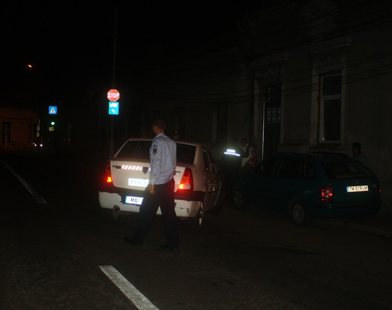 Scandal cu focuri de armă între două familii de romi din Lugoj. Conflictul ca-n filmele cu mafioți, oprit de Poliție
