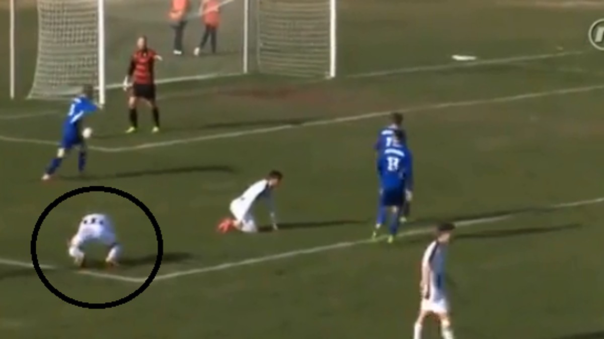 Bruno Boban s-a prăbușit pe gazon fără să fie atins