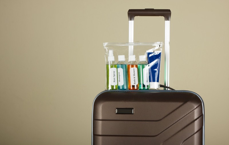 Aeroporturile europene vor avea scannere ce permit transportul a peste 100 mililitri de lichide în bagajele de mână. De când intră în vigoare noile reguli