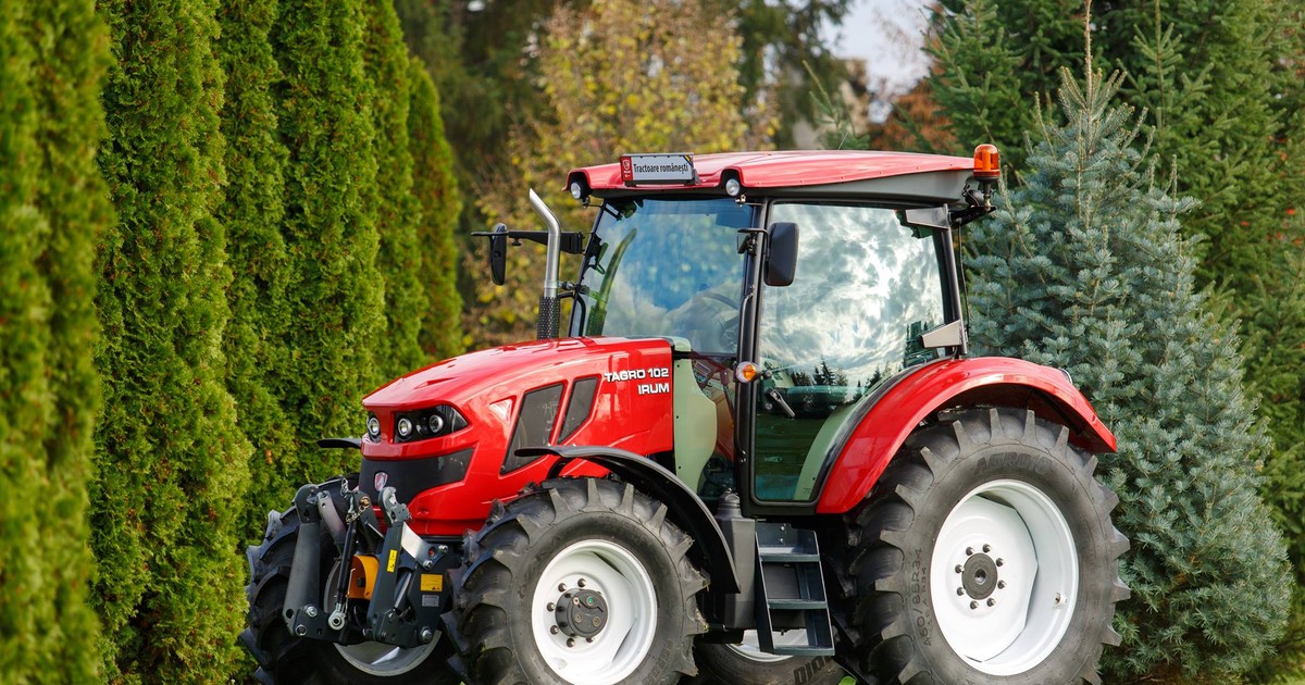 Primul tractor autentic românesc a fost lansat, după 10 ani. Imagini impresionante cu TAGRO, minunea tehnologică