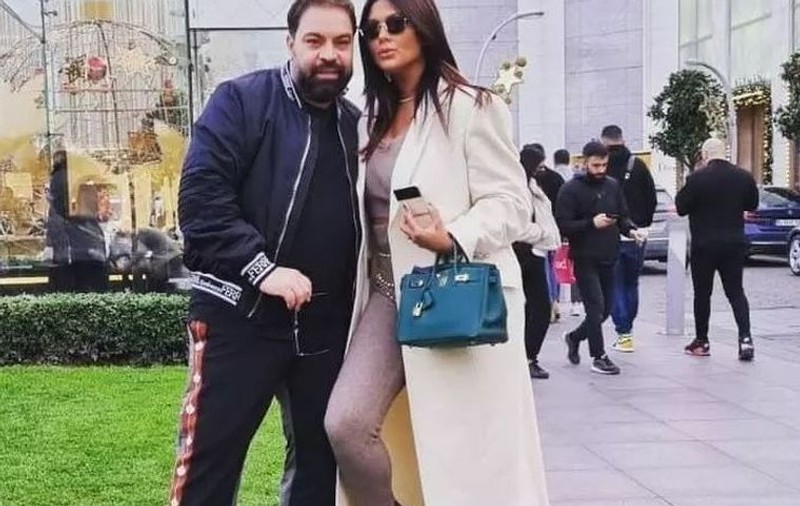 Imagini cu bolidul de lux pe care Roxana Dobre l-a primit de la Florin Salam. „Sunt super fericită. Te iubesc!”