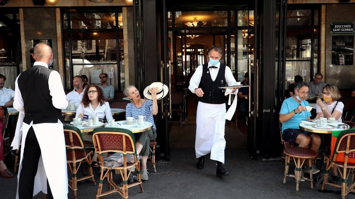 VIDEO Restaurantele și cinematografele se redeschid de mâine. Condiția anunțată de Guvern care poate duce din nou la închiderea lor