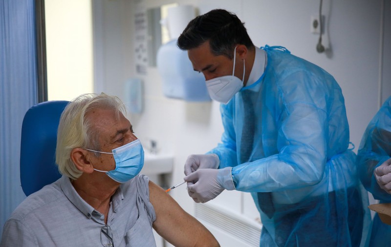 Comitetul de Vaccinare, mesaj la final de 2021: Lăsăm în urmă un an în care am pierdut aproape 43.000 de români din cauza COVID