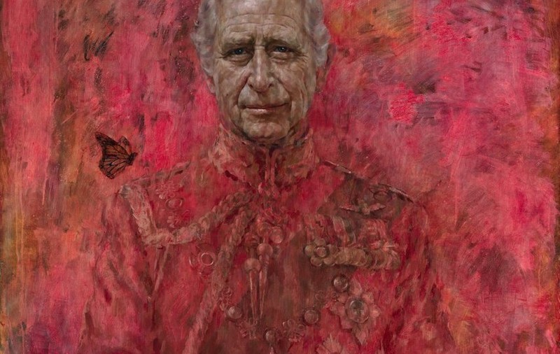 A fost dezvelit primul portret oficial pictat al regelui Charles al III-lea. De ce are un fluture pe umăr | VIDEO