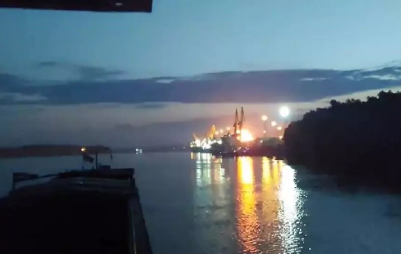 O navă românească a fost avariată de bombardamentul rusesc asupra portului ucrainean Reni. Precizările MAE