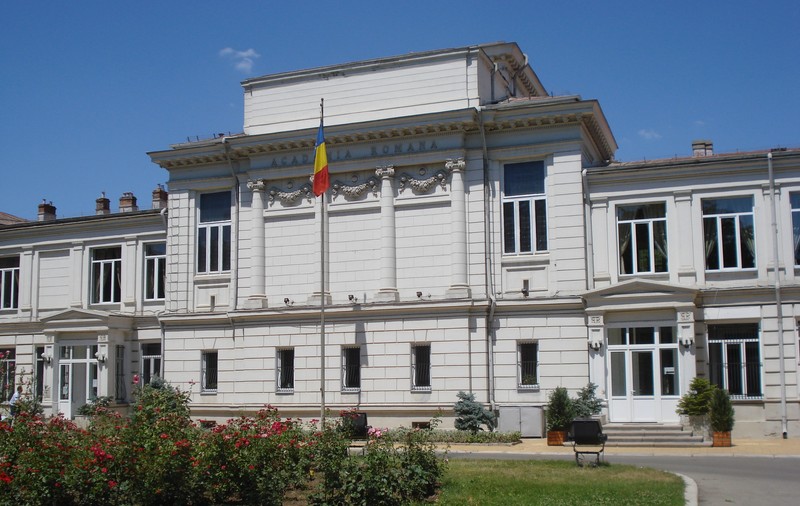 Academia Română a dăruit tablete copiiilor olimpici defavorizați, de 1 iunie