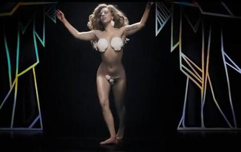 Goală şi fără inhibiţii, Lady Gaga a lansat clipul "Applause" | VIDEO