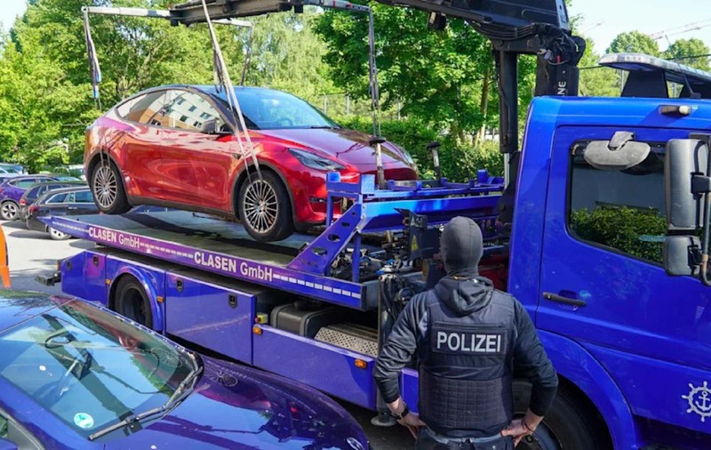 Un român, două ucrainene și un georgian au mobilizat 200 de polițiști germani înarmați până-n dinți, care i-au arestat după o operațiune ca la carte