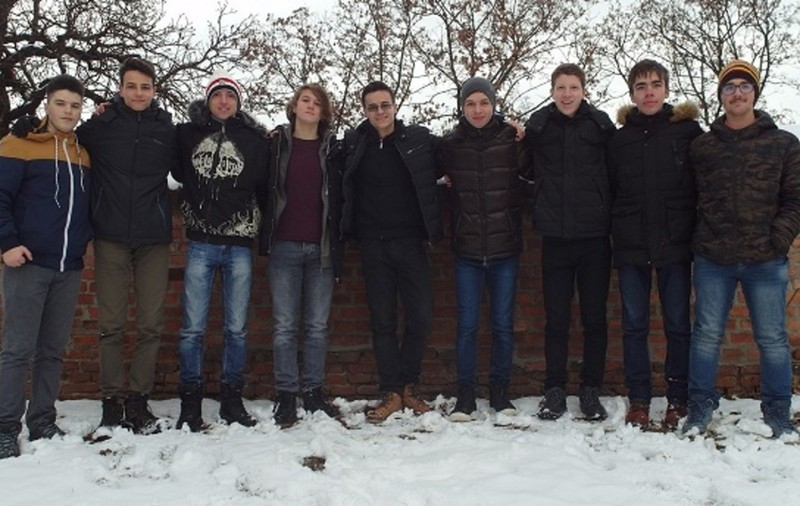 Două echipe de liceeni din Sibiu vor participa la un concurs NASA din SUA