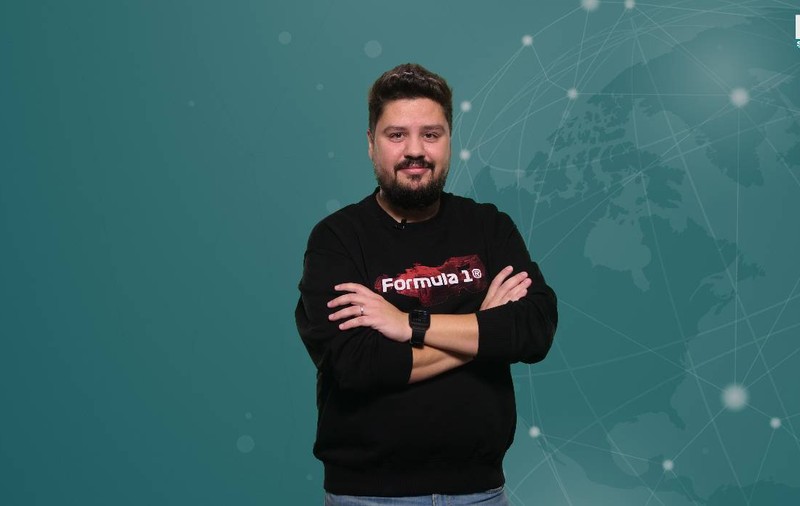 5 știri by Libertatea – Tech: Îşi face Elon Musk propriul telefon?