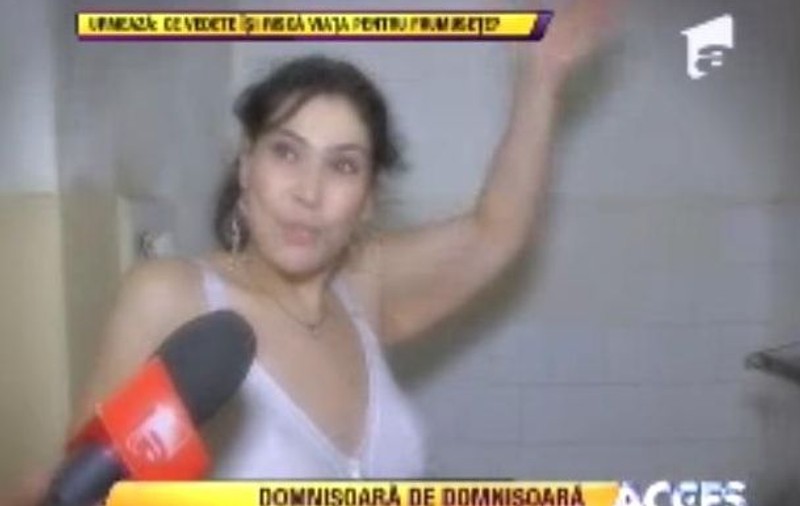 Ioana Tufaru s-a spălat: "Nu am voie să fac baie în cadă deşi eu sunt înnebunită după baie cu spumă multă" | FOTO