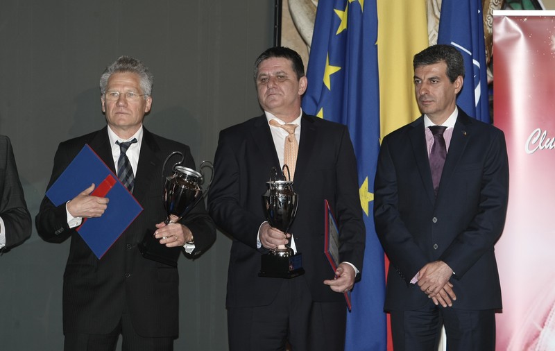 Eroii de la Sevilla au fost premiați de CSA Steaua, cu ocazia împlinirii a 30 de ani de la câștigarea CCE / FOTO și VIDEO