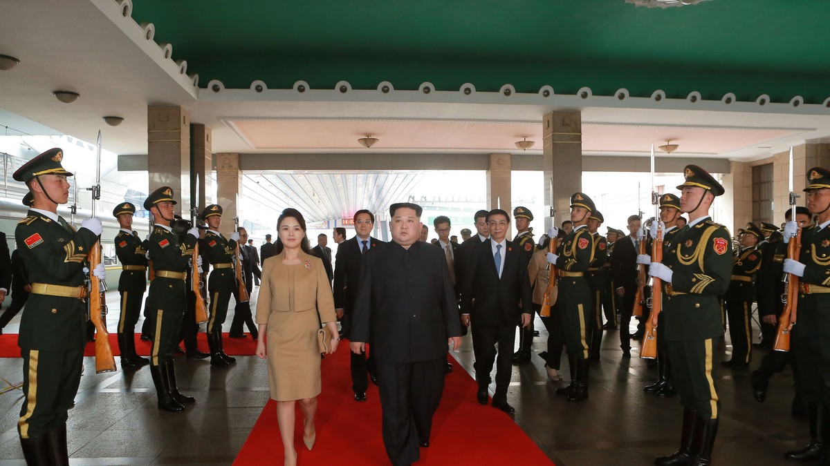 Cum s-a îmbrăcat soția lui Kim Jong-un în China