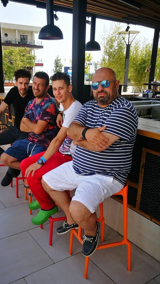 Chef Cătălin Scărlătescu și foștii săi elevi de la show-ul culinar