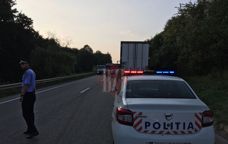 Un șofer de TIR a murit pe o stradă din Iași după ce a cerut ajutor la 112. Omul a decedat în cabină