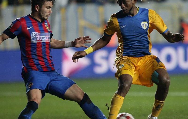 Cupa României, semifinale: PETROLUL - STEAUA 1-1. Arbitru ComănesKO / VIDEO