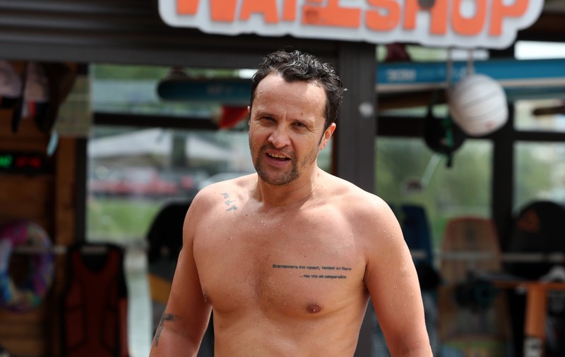 VIDEO/ Dorian Boguţă și-a facut un tatuaj după ce l-a visat: "Firescul e un dar, aşa că nu te încorda"