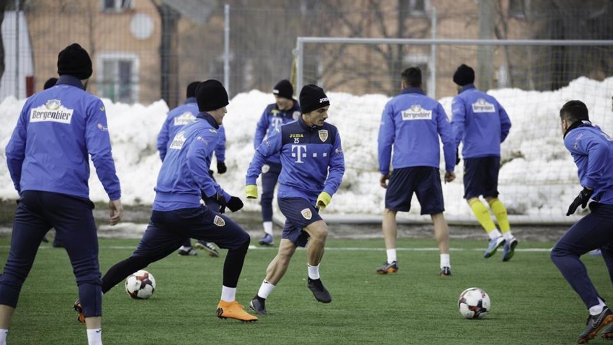 Fotbaliștii naționalei României au menajat gazonul de pe ”Ion Oblemenco”