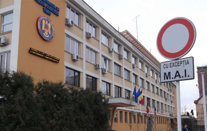 Șeful din Poliția Timiș care își teroriza angajații și îi amenința cu bătaia a demisionat