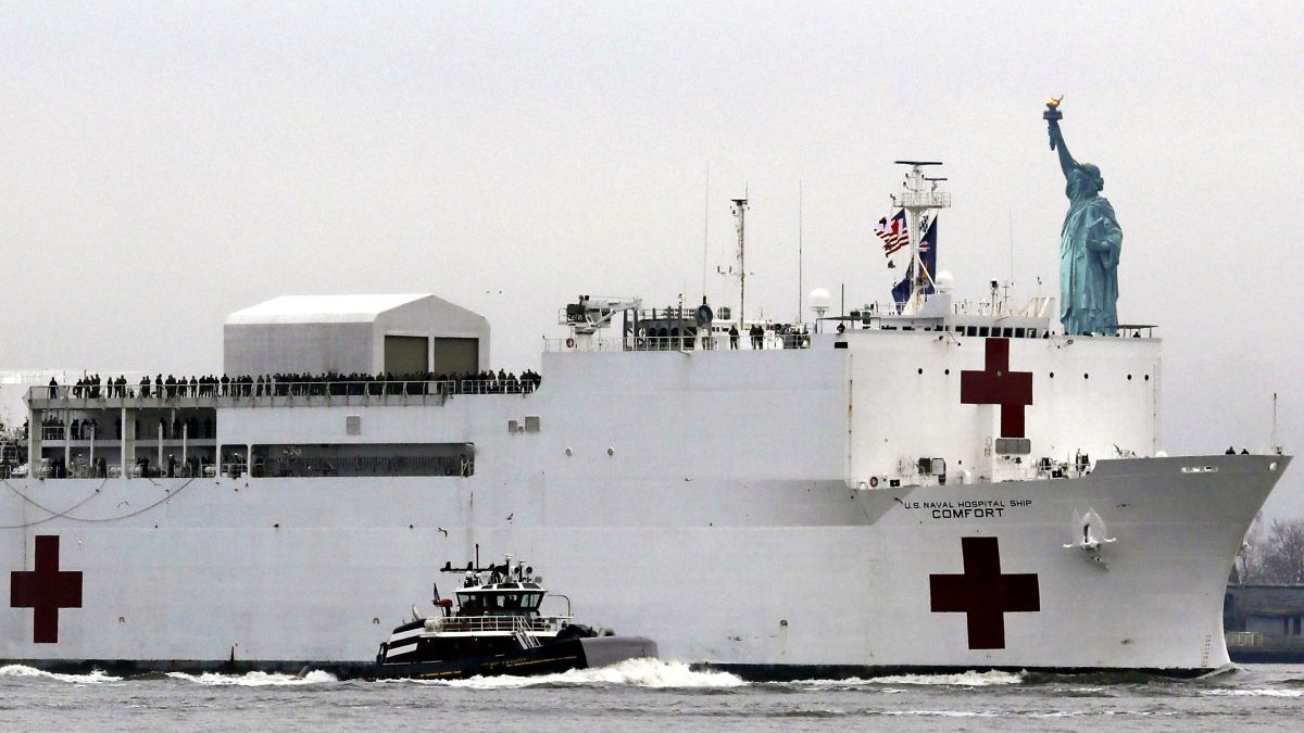 O navă spital a ajuns în New York FOTO: EPA