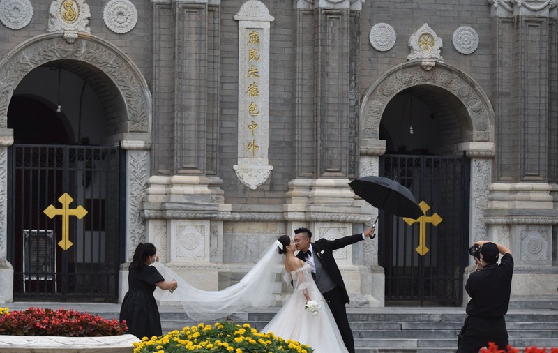 Numărul căsătoriilor din China în 2022, cel mai mic înregistrat vreodată, în timp ce criza demografică se amplifică