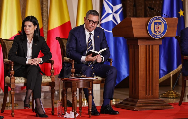 Victor Ponta, mesaj pe Facebook după încheierea campaniei pentru alegerile prezidențiale: „Eu pontez. Tu ce pontezi?”