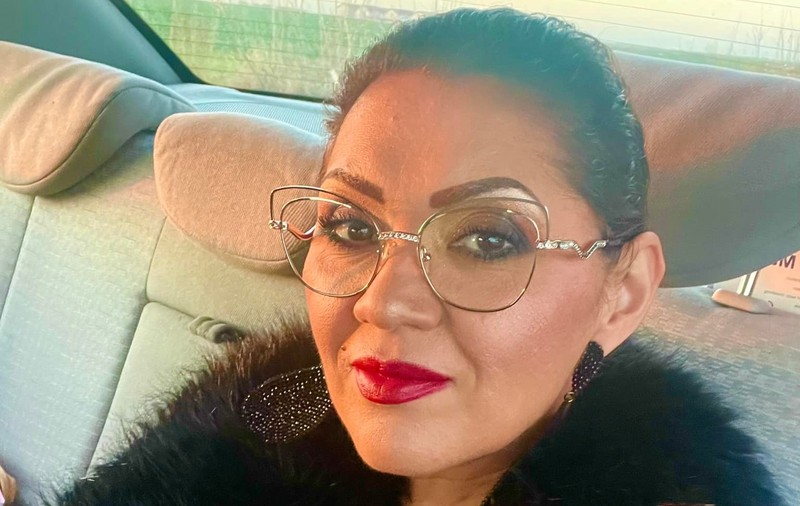 Câte kilograme are Minodora și ce spune despre intervențiile estetice. S-a fotografiat într-o salopetă mulată: „Mă opresc”