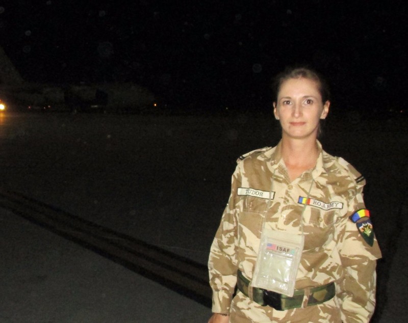 REPORTAJ/ Cel mai emoționant moment pentru o mamă-militar în Afganistan. ”Atunci timpul curge altfel. Începi să numeri orele...” (FOTO)