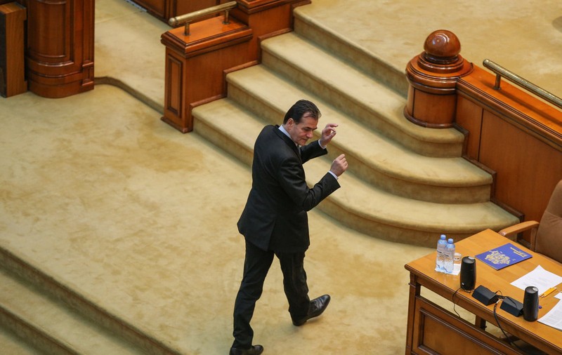 Ludovic Orban a mai demis un lot de 20 de secretari de stat