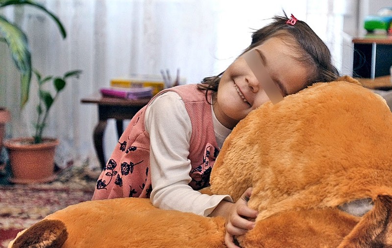 Maria și-a învins mama | Fetița abandonată la naștere a fost tratată cu grijă și urmează să meargă la grădiniță