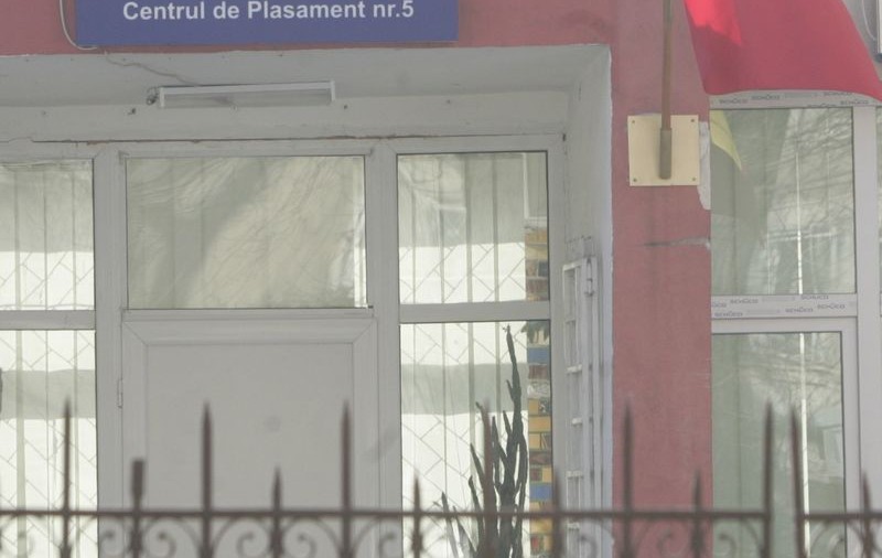 Parlamentarii propun înființarea pe lângă casele de copii a unor centre de ucenicie; Tinerii vor putea învăța astfel o meserie