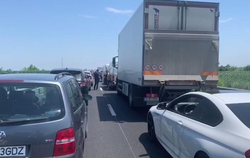 Aglomerație pe Austostrada Soarelui. Lumea a dat năvală la mare ca să petreacă acolo mini-vacanța de Rusalii