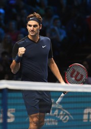 epa05027422 Switzerland's Roger Federer during his match against Tomas Berdych of Czech Republic during the ATP World Tour Finals in London, Britain, 15 November 2015. EPA/WILL OLIVER