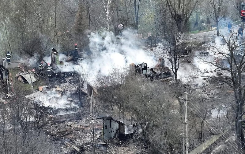 Noi imagini cu dezastrul lăsat în urmă de incendiul devastator din Soveja, în Vrancea: „Situația este critică"