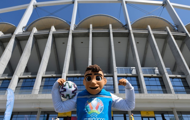 Meciul din „optimile” Euro 2020 găzduit de București s-ar putea disputa cu mai mulți spectatori