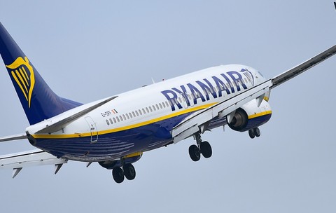 Un avion Ryanair în timpul zborului
