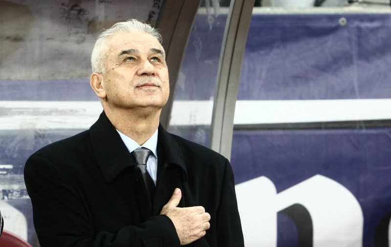 Iordănescu primeşte sprijin de la ”Generaţia de Aur”! ”Face faţă, e un antrenor foarte bun”