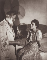Brâncuși și Marthe Lebherz în atelier cca 1930 © Centre Pompidou, MNAM-CCI, Dist  GrandPalaisRmn   Georges Meguerditchian