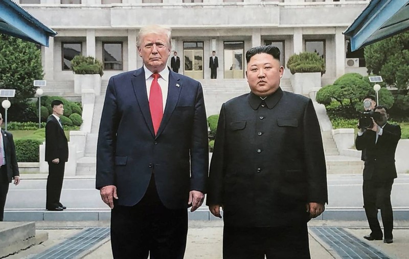 Coreea de Nord a lansat 10 rachete balistice la câteva ore după ce Trump a anunțat că se va întâlni cu Kim Jong Un