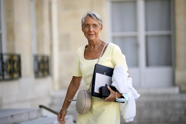 Analiștii politici francezi se așteaptă ca Macron să o numească premier pe Elisabeth Borne (61 de ani), actualul ministru al muncii. | Foto: Hepta