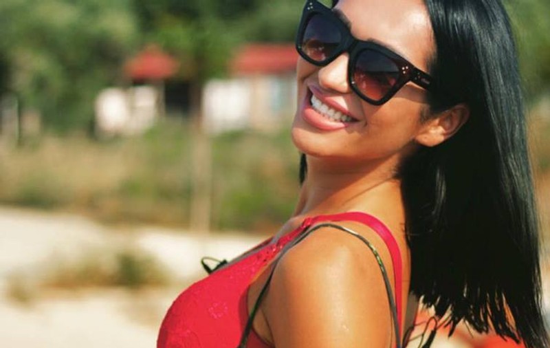 Margherita de la Clejani, cu sânii la vedere de Moș Nicolae. Au rămas fără cuvinte când au văzut cum arată