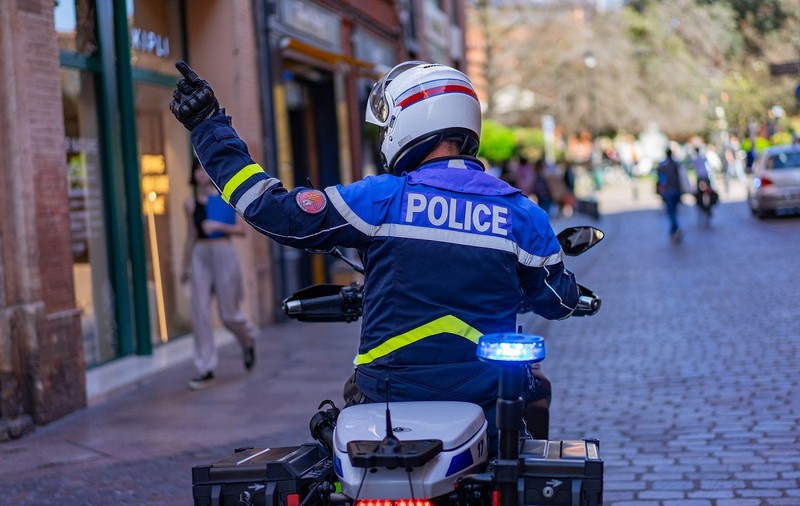O româncă goală, cu arsuri de țigări pe corp și rănită la cap, rătăcind pe străzi, în Toulouse: „Polițistul a crezut că a văzut o fantomă”