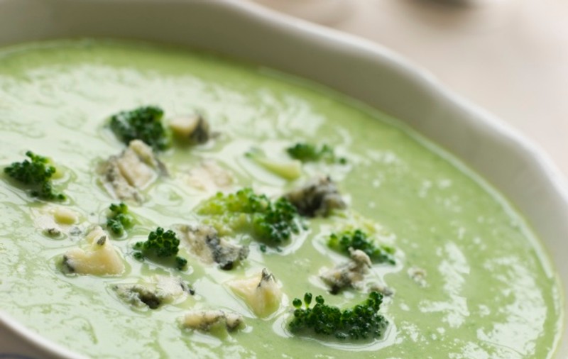 SUPĂ-CREMĂ DE BROCCOLI