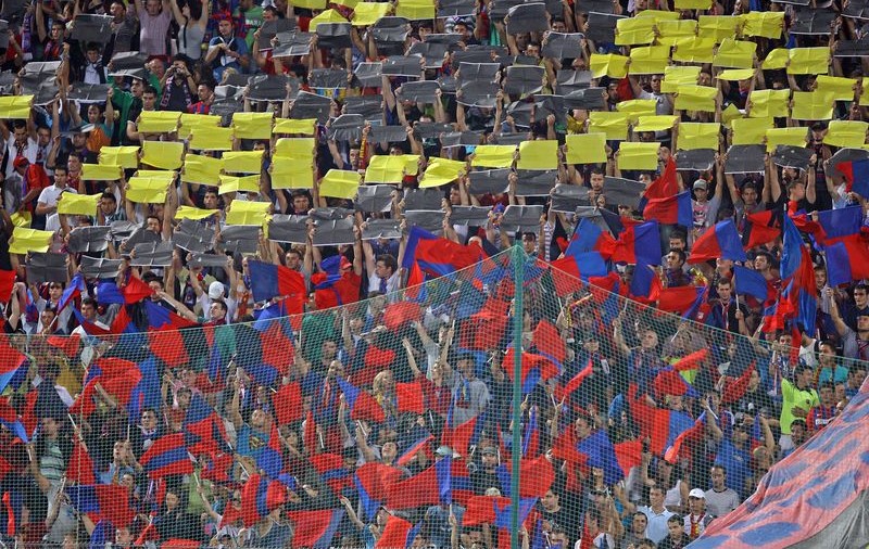 Asociaţia suporterilor stelişti: "Plecarea lui Piţurcă, o lovitură în plex" 