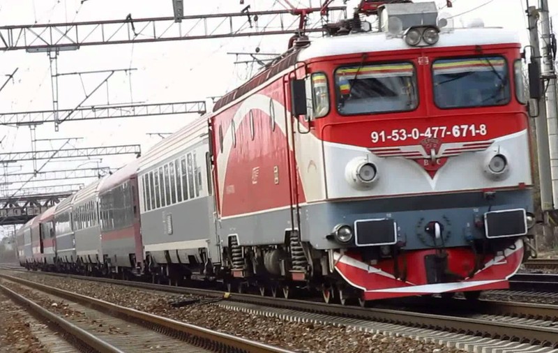 Circulaţia feroviară, îngreunată de vântul puternic din sud. Trenurile de pe ruta București  - Constanța, cele mai afectate